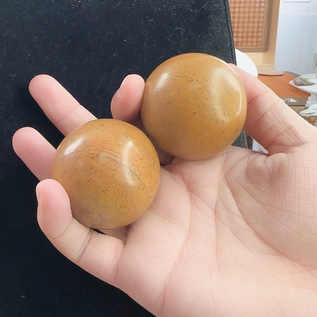 泗水砭石精品帝王黄手球（一对