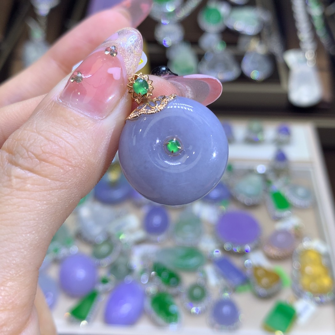 翡翠颈饰18K金镶嵌翡翠