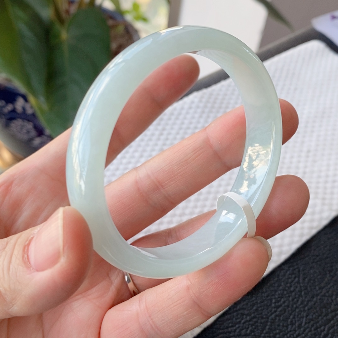 翡翠未镶嵌手镯3号