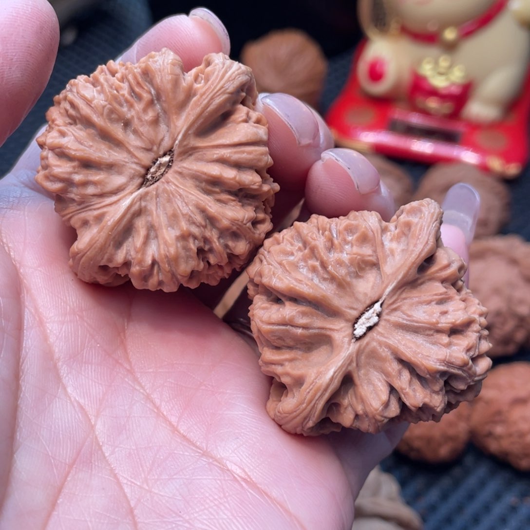 文玩核桃把件南疆石4.2全品