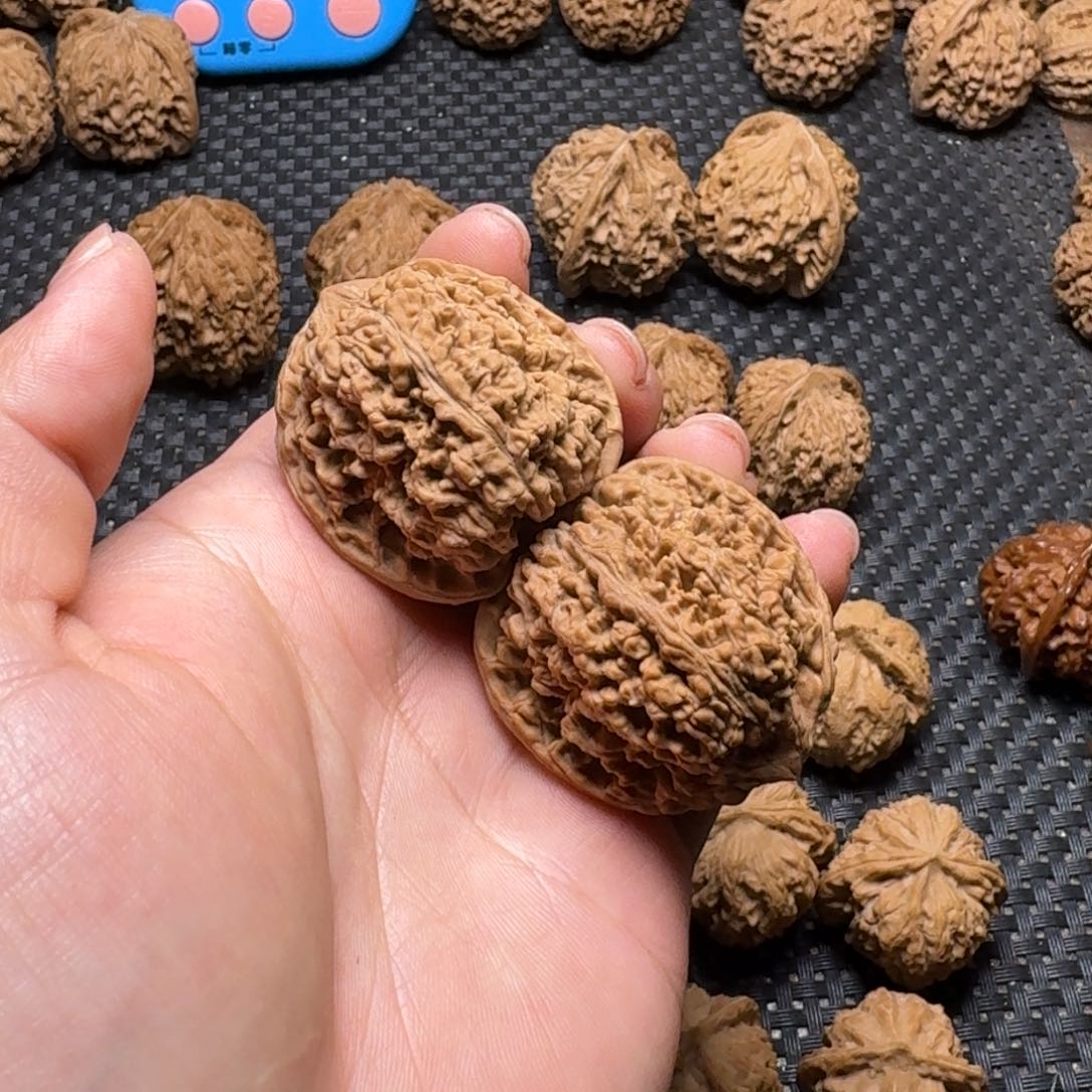 文玩核桃吊坠宇**间满天星