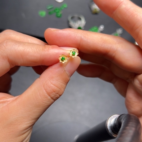 翡翠耳饰未镶嵌天然缅甸翡翠耳钉