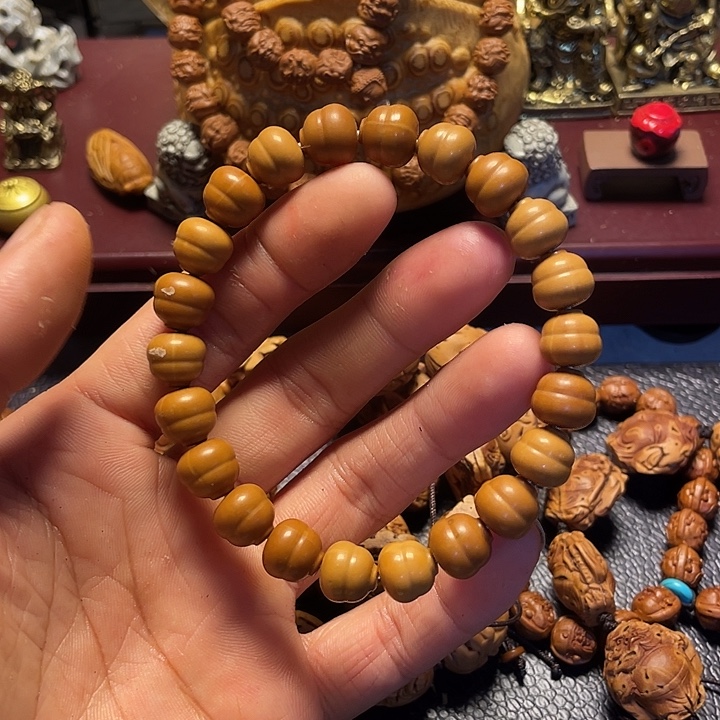 翘***狗猴头核桃雕刻瑕疵葫芦