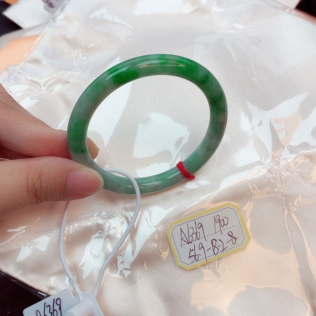翡翠未镶嵌手镯缅甸翡翠