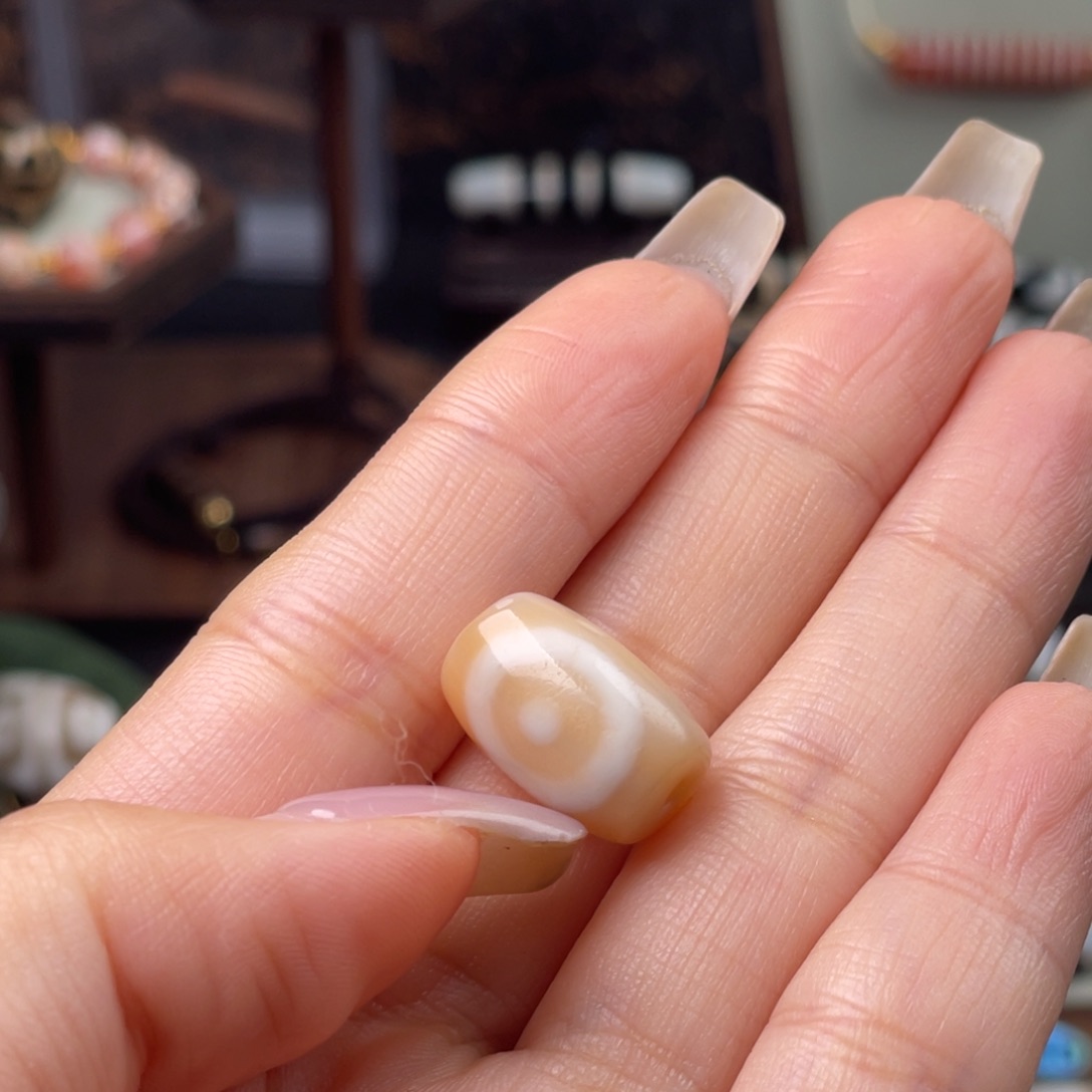 用***9玛瑙/玉髓未镶嵌珠宝半成品