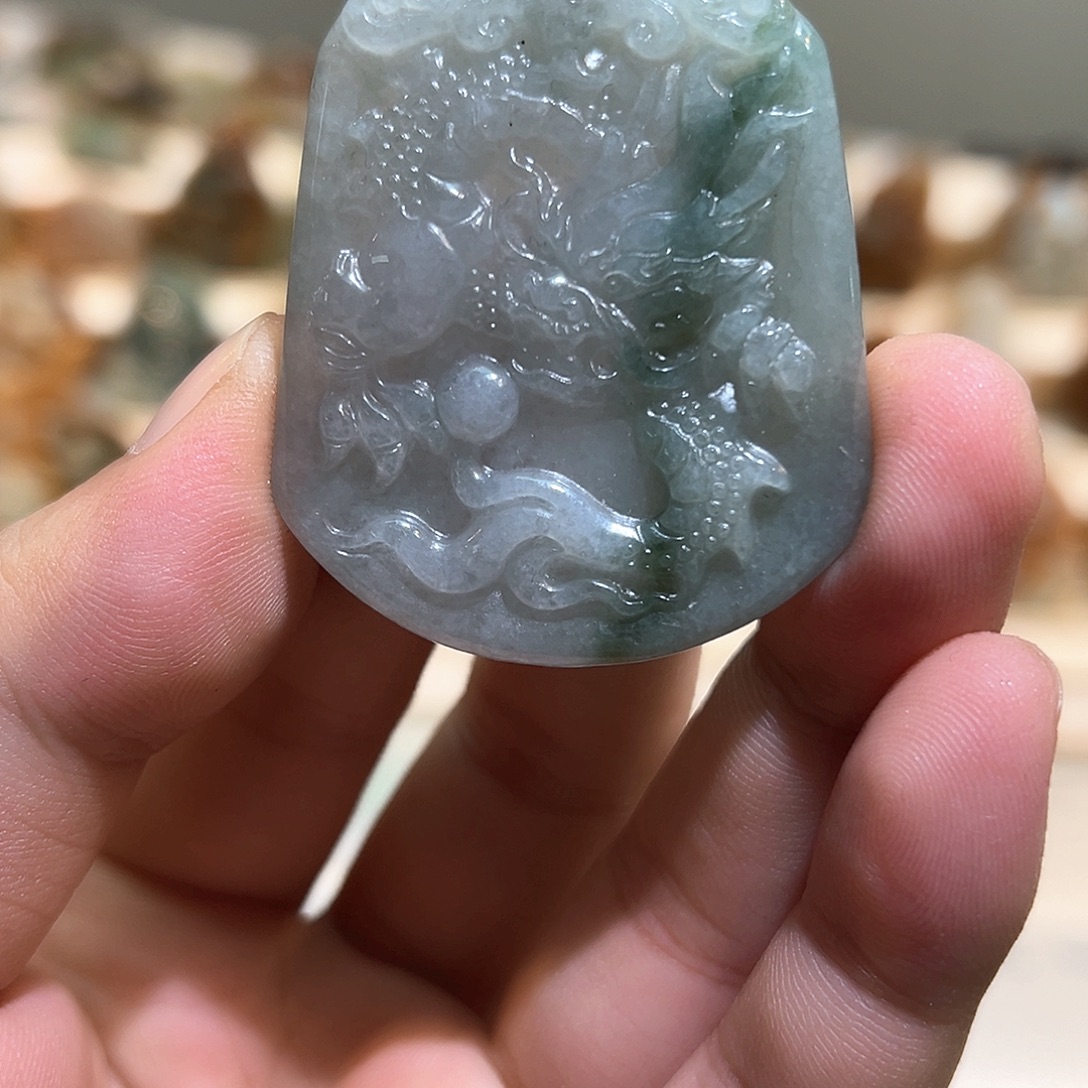 颈饰未镶嵌翡翠挂件