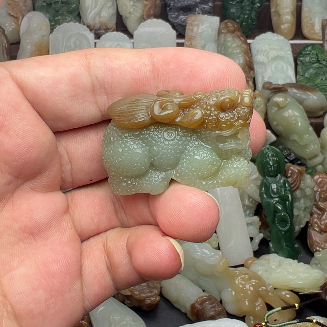 和田玉未镶嵌挂件