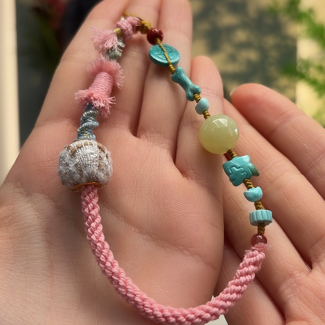 绿松石未镶嵌颈饰