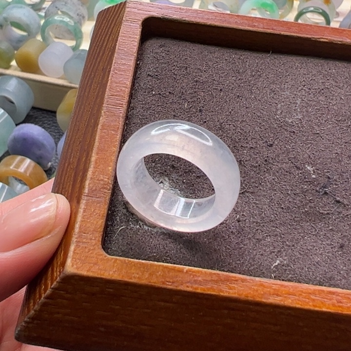 翡翠未镶嵌戒指翡翠