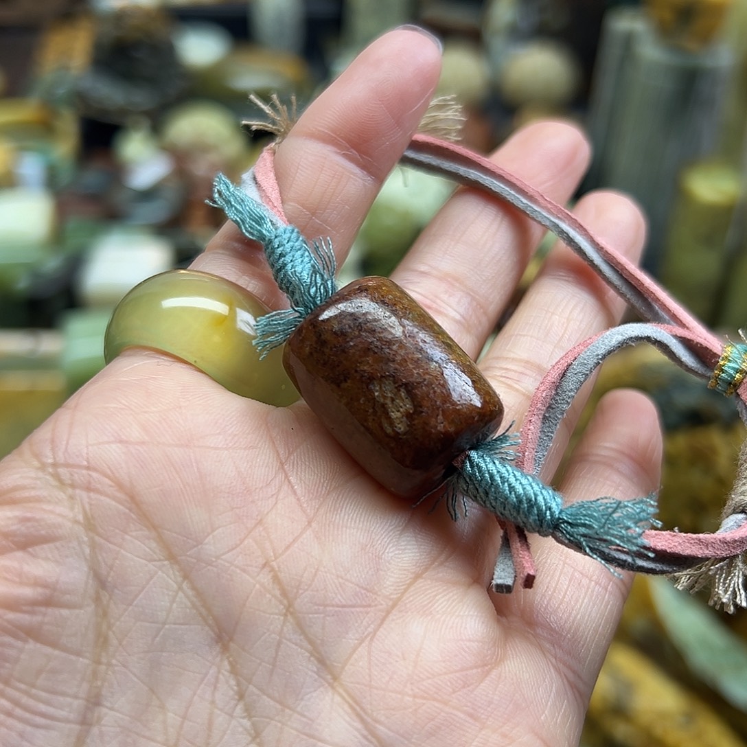 岫岩河磨玉（透闪石质玉）未镶嵌颈饰河磨玉手链