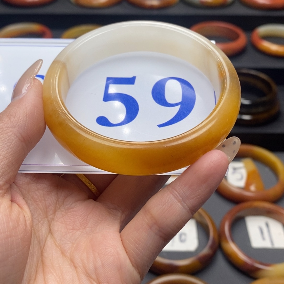 石英质玉（黄龙玉）手镯未镶嵌