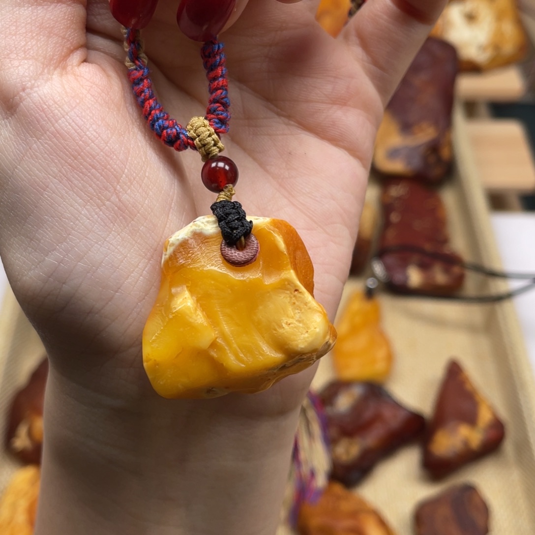 琥珀未镶嵌珠宝奇石