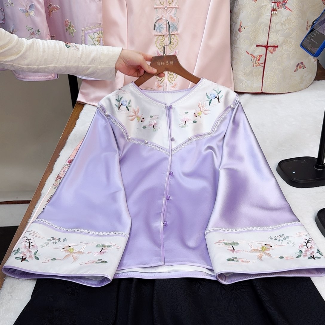 刺绣真丝紫色 锦鲤 太太服