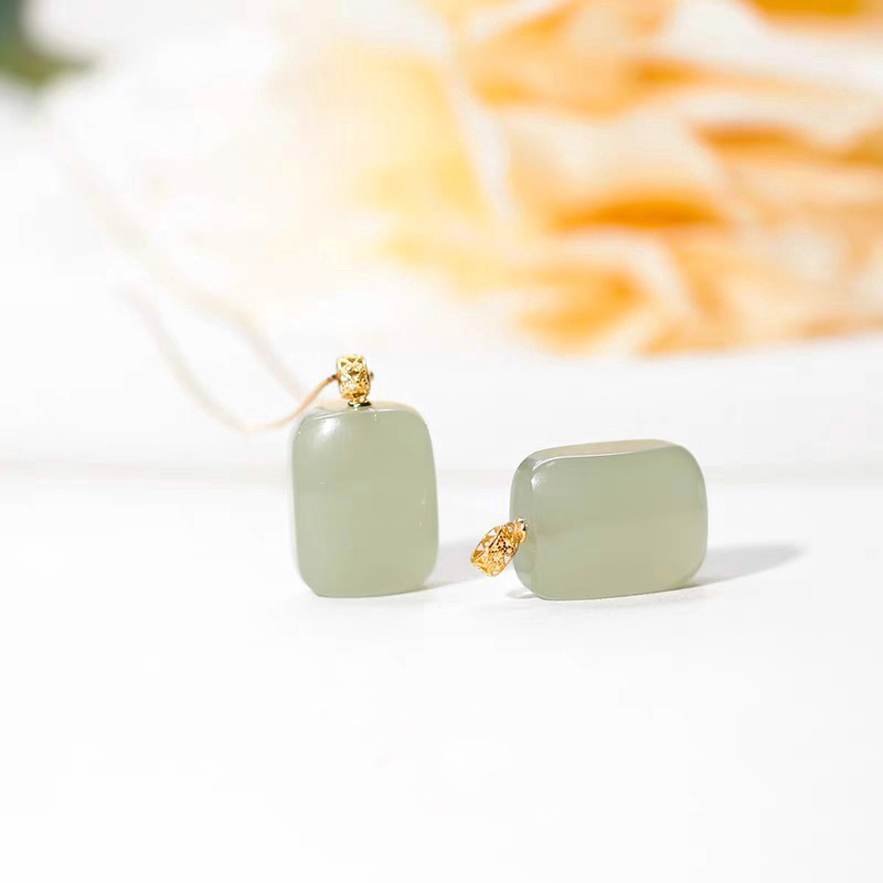 和田青海老料18K金镶晴水面包小方糖无事牌吊坠（赠链）多样发其一