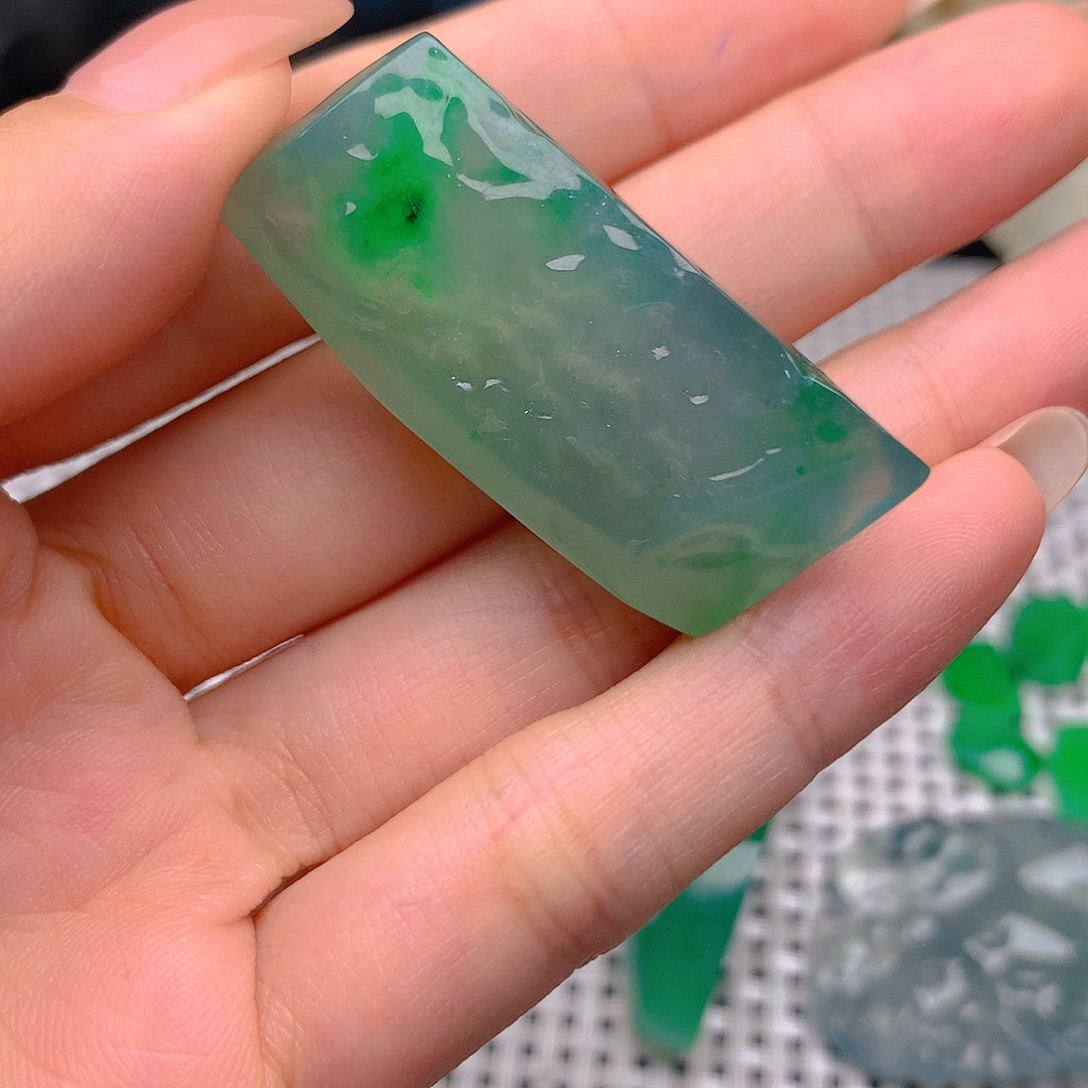 已***5定制翡翠未镶嵌不退不换