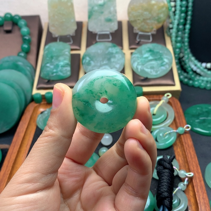 未镶嵌石英质玉珠宝半成品悠*