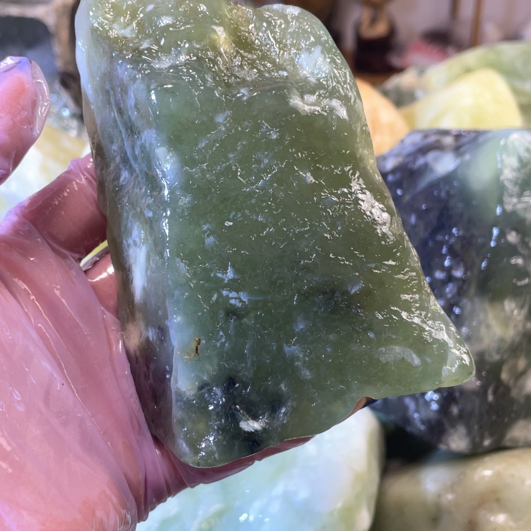 蛇纹石玉未镶嵌中国四大名玉简易