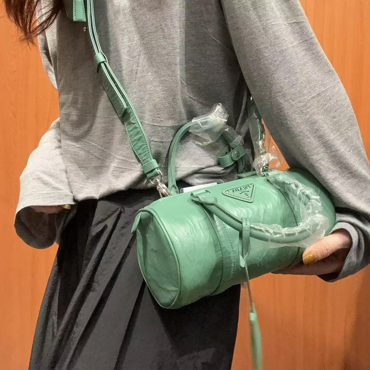 95新 Prada/普拉达 【618】80 0687 绿色枕头包