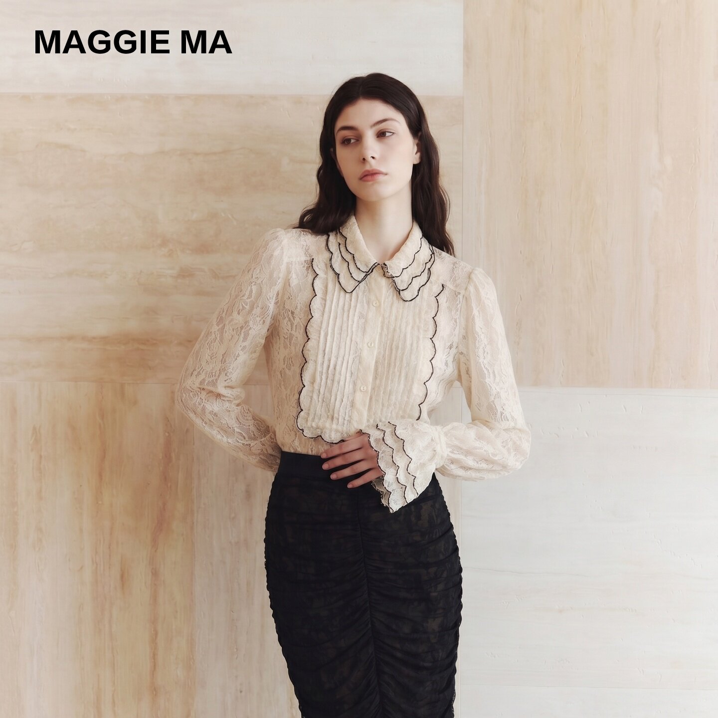 MAGGIE MA/马婧奶杏色蕾丝撞色波浪花边翻领设计师衬衣236S