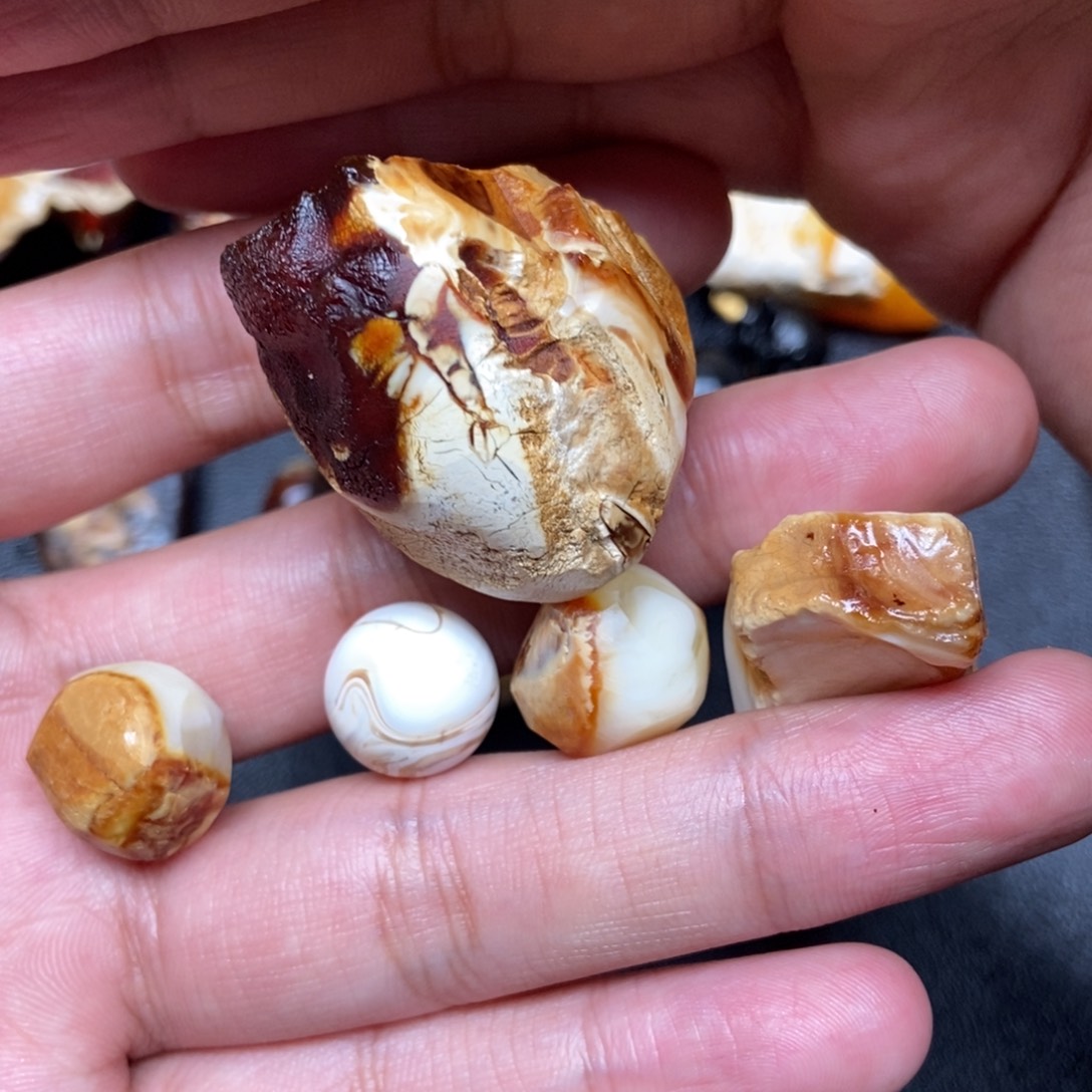 ****-定制琥珀未镶嵌定制