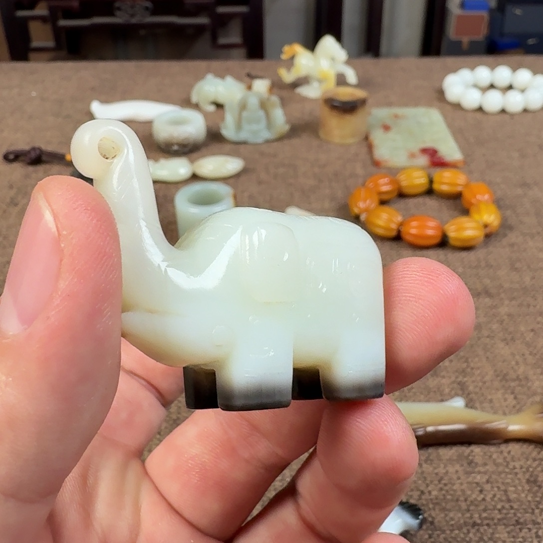 聽***主和田玉（糖玉）未镶嵌珠宝半成品