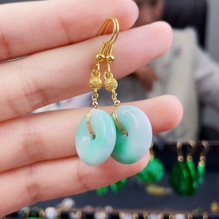 翡翠耳饰未镶嵌饰品