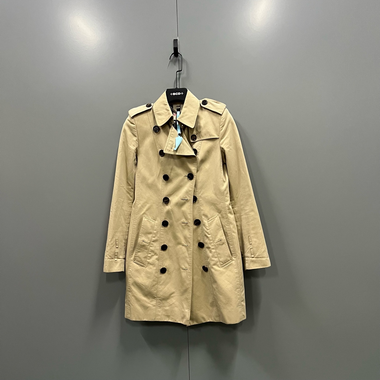 95新 BURBERRY/博柏利 （bb）204  卡其色双排扣风衣 36码