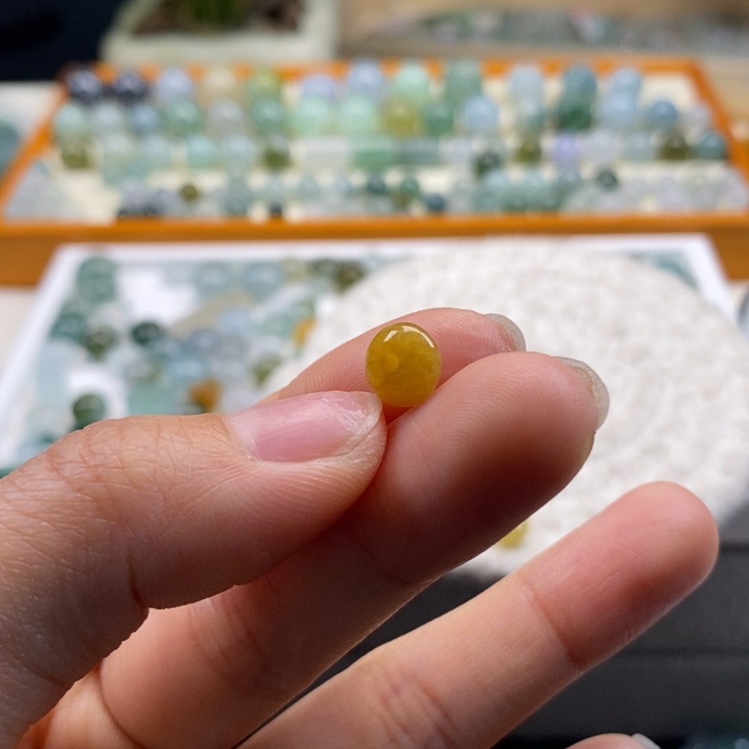 翡翠散珠天然翡翠7.7×4.2