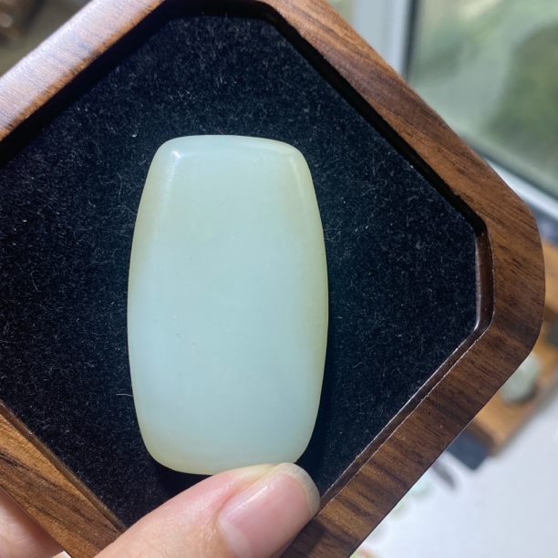 和田玉糖白无事牌吊坠