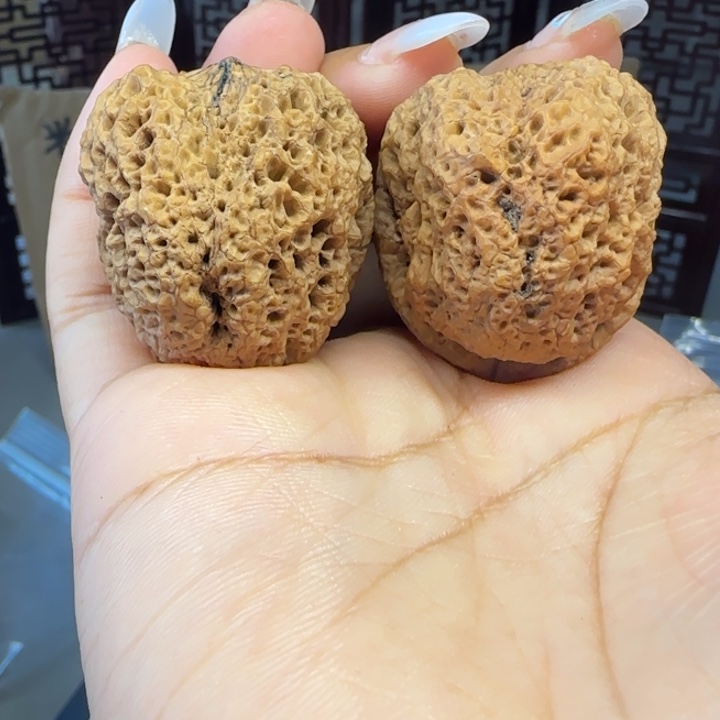 武***鸣文玩核桃吊坠虎头蟾