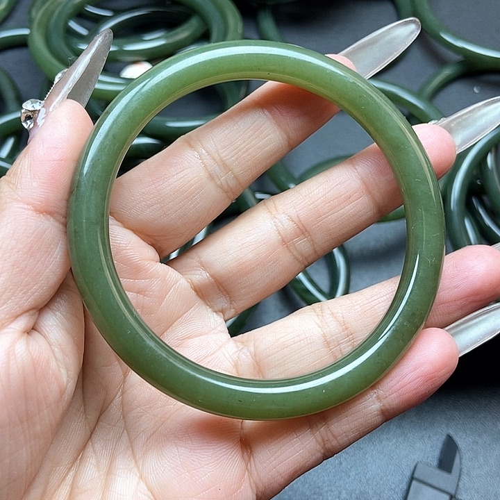 和田玉颈饰未镶嵌60