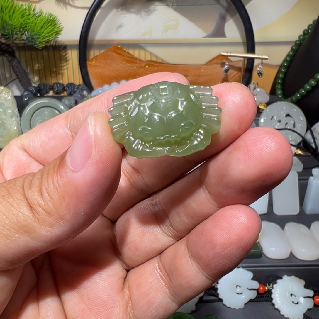 和田玉（翠青玉）未镶嵌颈饰