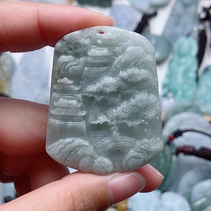 翡翠颈饰未镶嵌翡翠