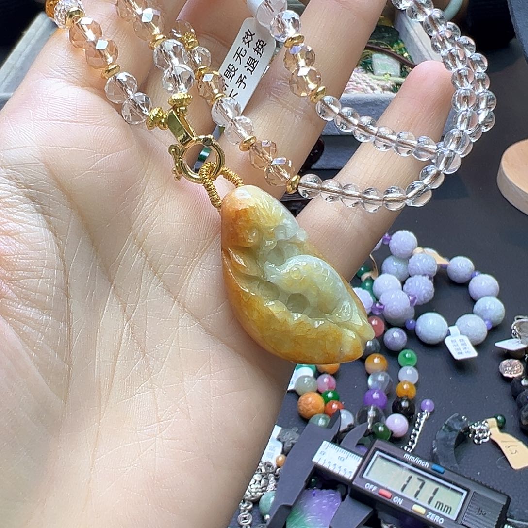 翡翠未镶嵌颈饰99