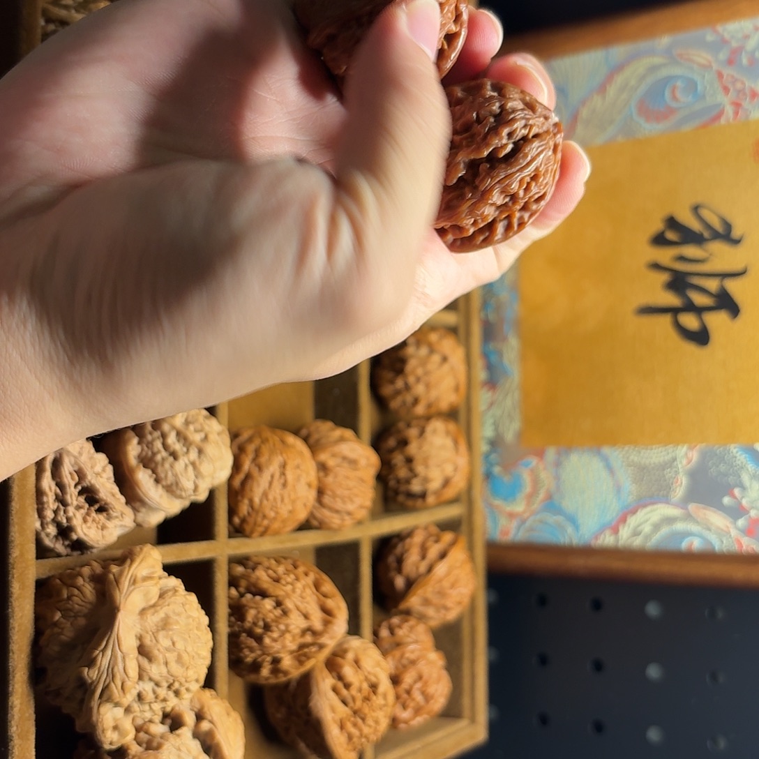 文玩核桃吊坠文玩核桃白狮子.