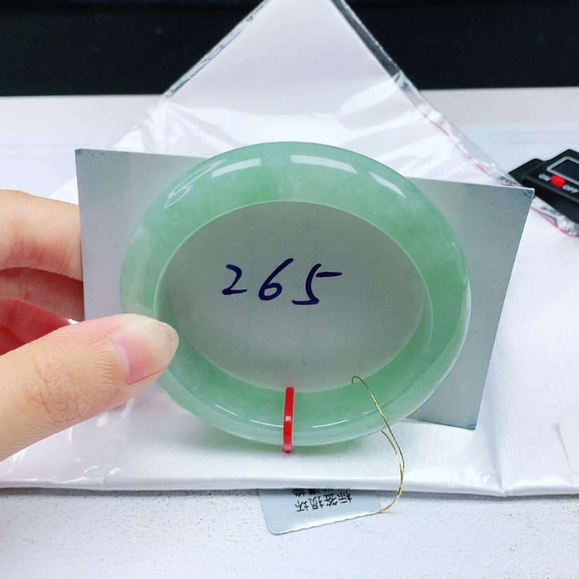 【闪购商品】翡翠手镯未镶嵌54.6圈