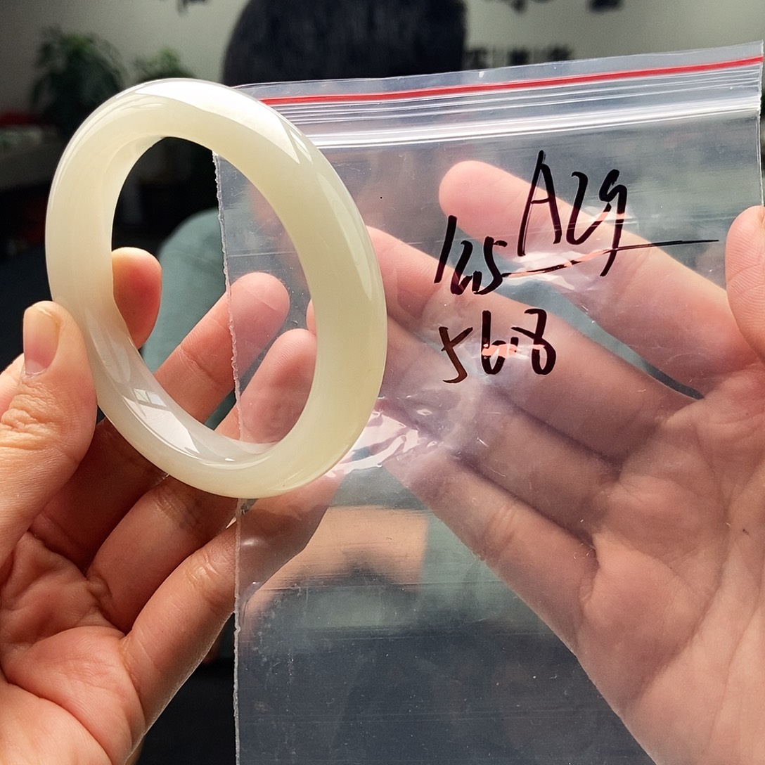 和田玉未镶嵌手镯颜色多样性发拍一发一