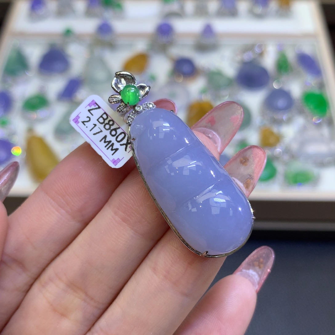 翡翠颈饰18K金镶嵌翡翠