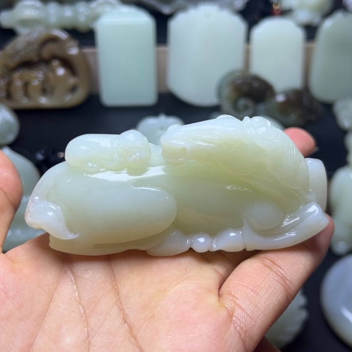 和田玉未镶嵌颈饰