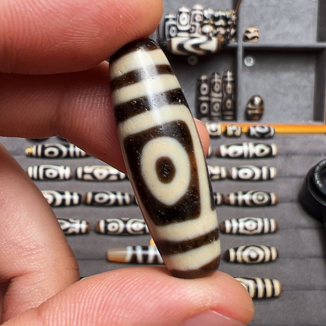 玛瑙未镶嵌颈饰上肯现代玛瑙制品