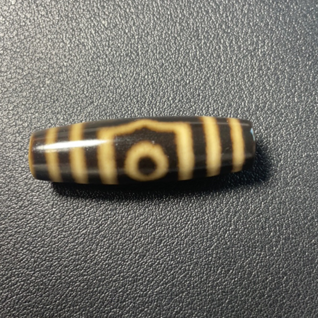 黑金   宝盖三眼