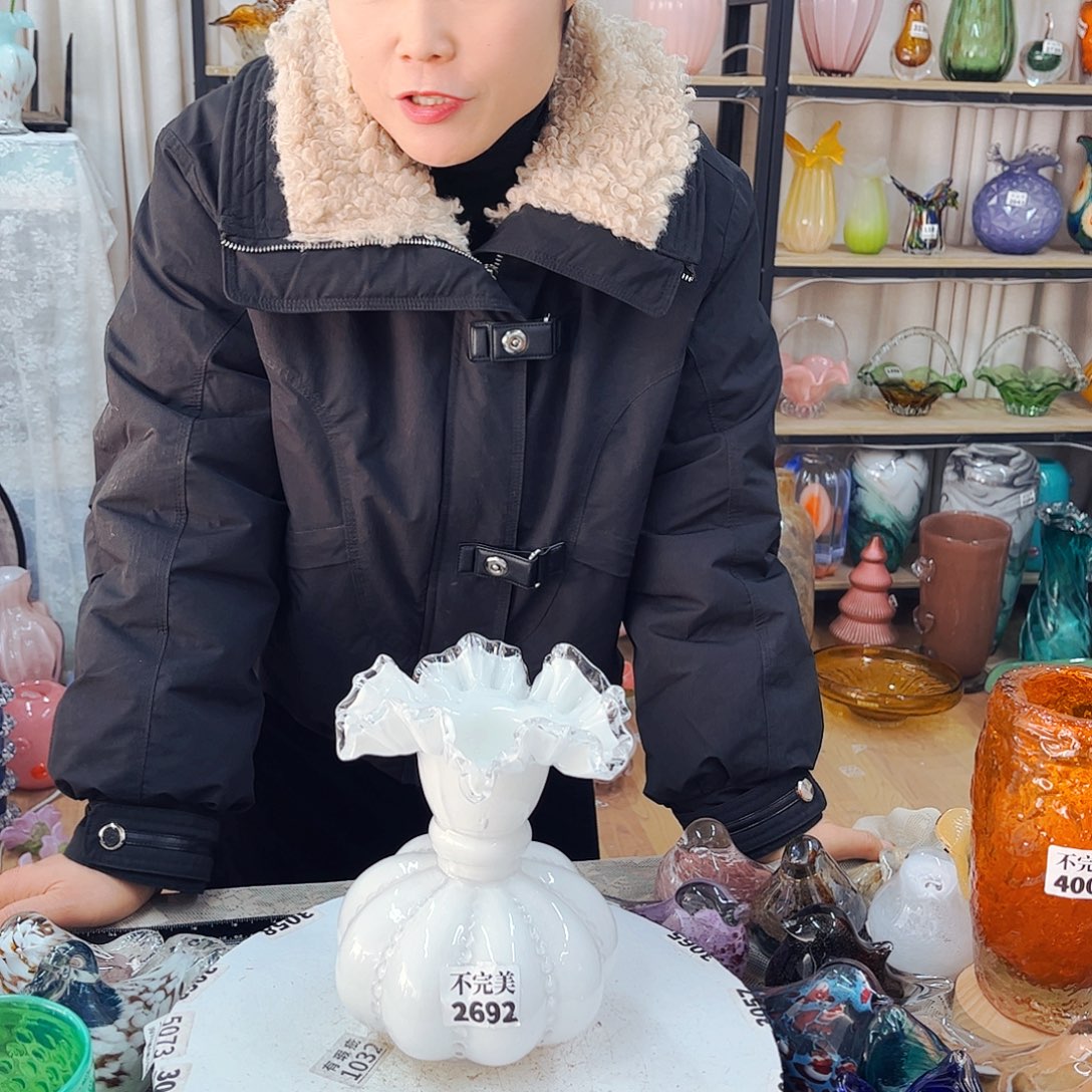 2692 家悦琉璃工艺品不完美
