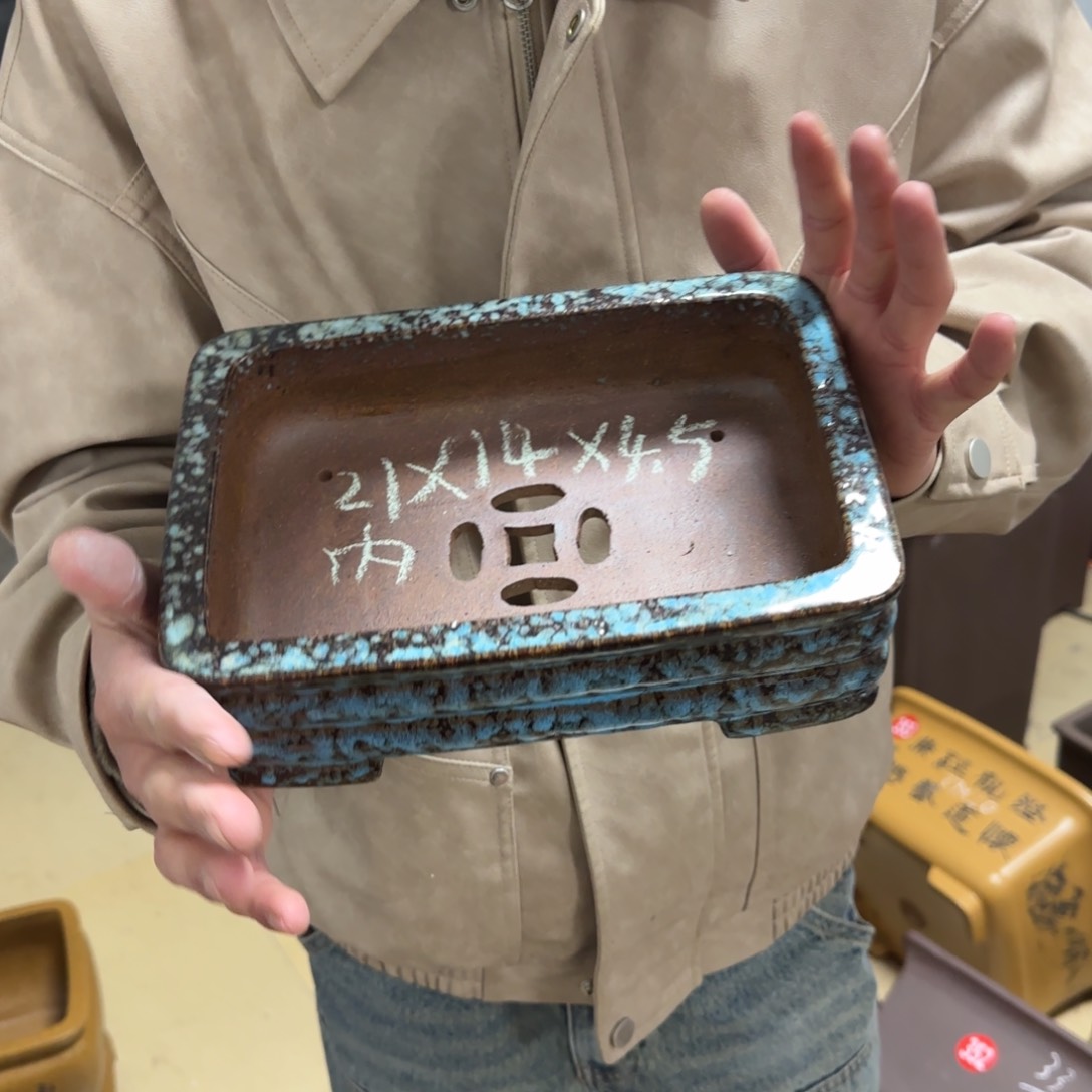 紫砂花盆呜呜呜呜