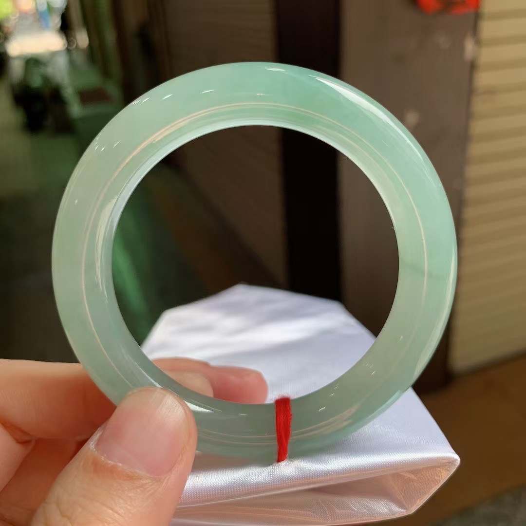 缅甸天然翡翠手镯冰种满绿圆条