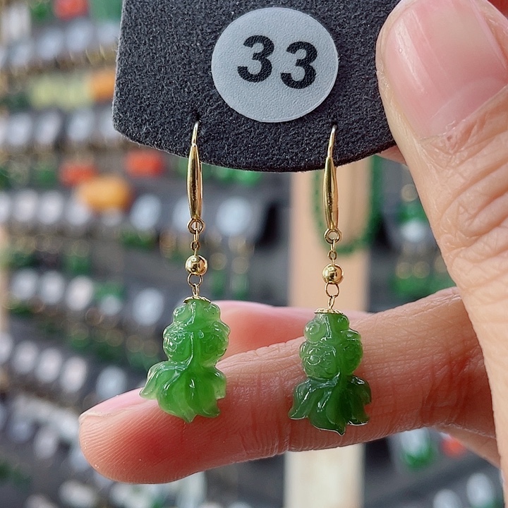 18K金镶嵌和田玉耳饰