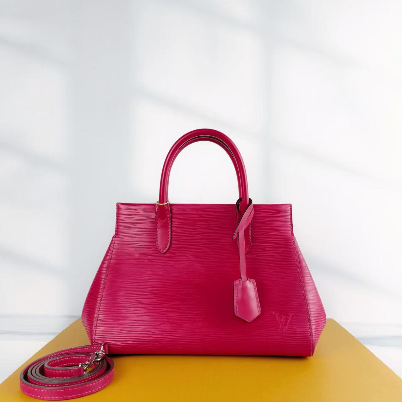 95新 LouisVuitton/路易威登 lv红色水波纹手提2155/二奢包包