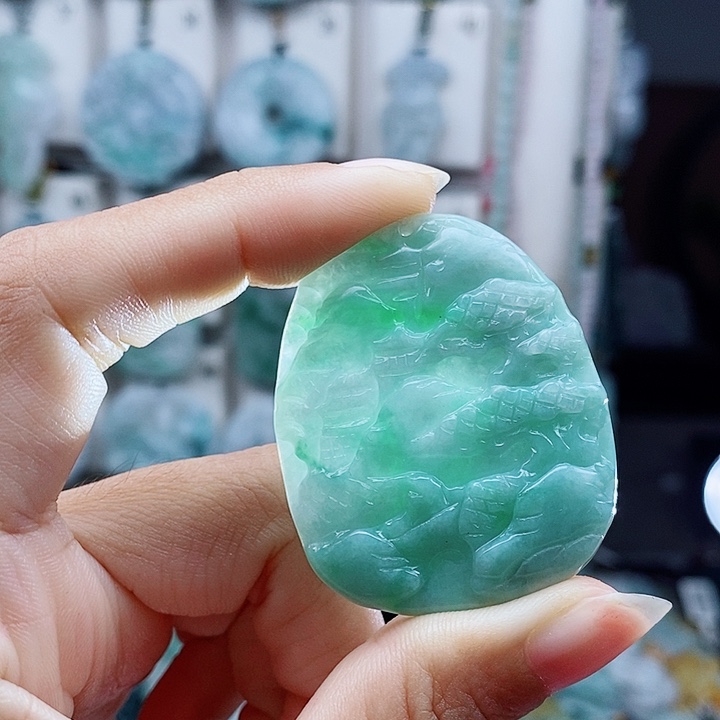 翡翠未镶嵌颈饰翡翠