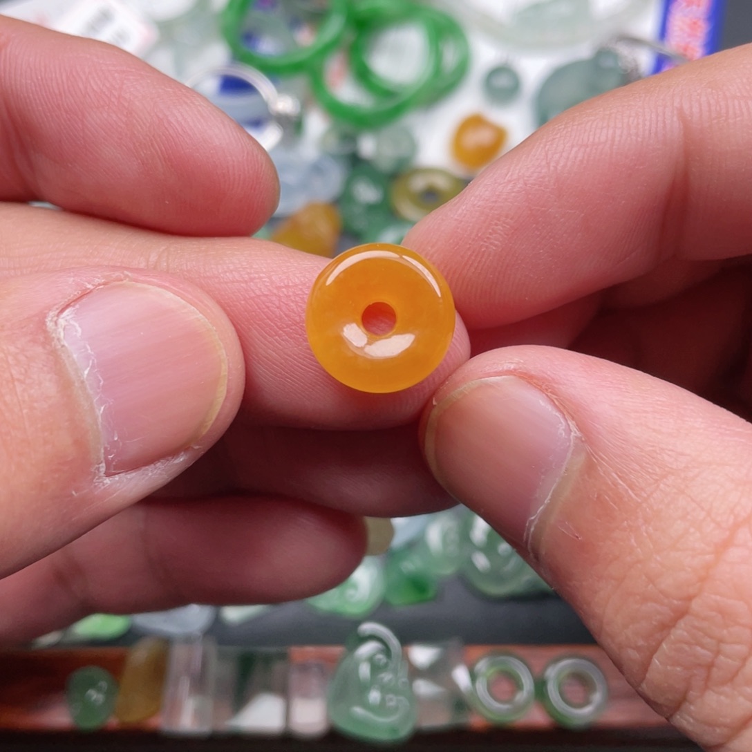 翡翠颈饰未镶嵌缅甸翡翠