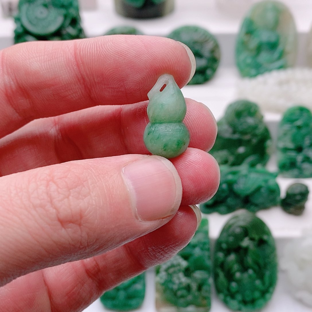 独山玉吊坠未镶嵌