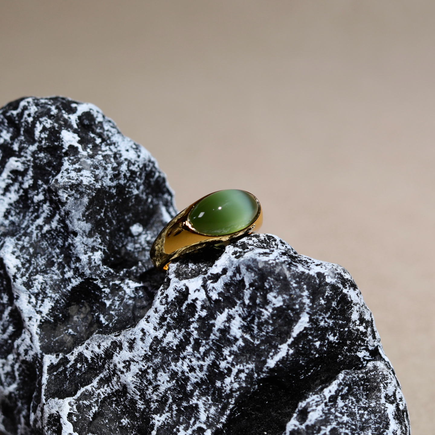 新品天然和田玉碧玉猫眼蛋面戒指925银镶嵌女款时尚简约玉石指环